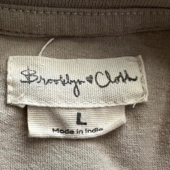 Brooklyn Clothes Size L Girls Tee - Picture 8 of 8